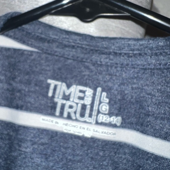 Large shirt - Picture 2 of 2